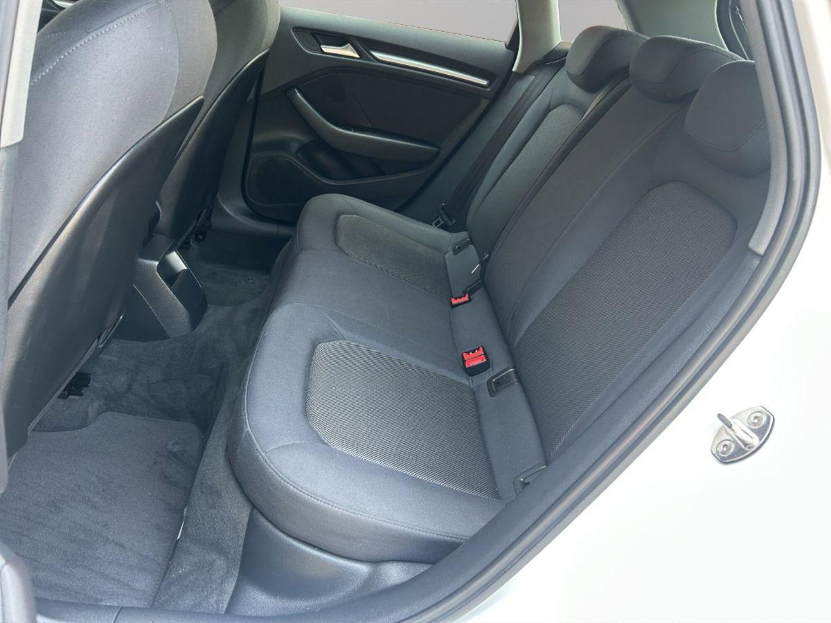 Audi A3 Sportback 30 TDI S tronic Sport (12)