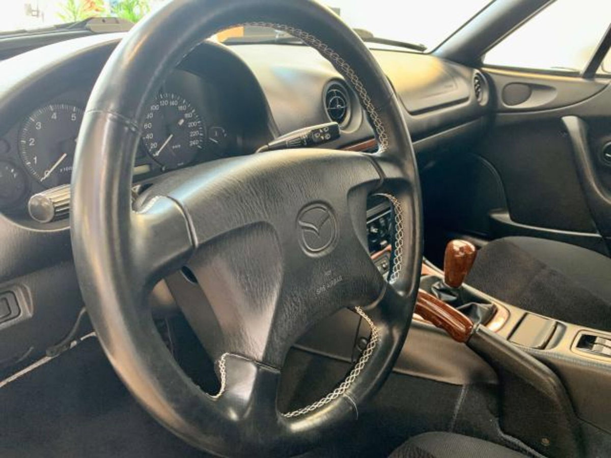 Mazda MX-5 1.6i 16V cat (11)