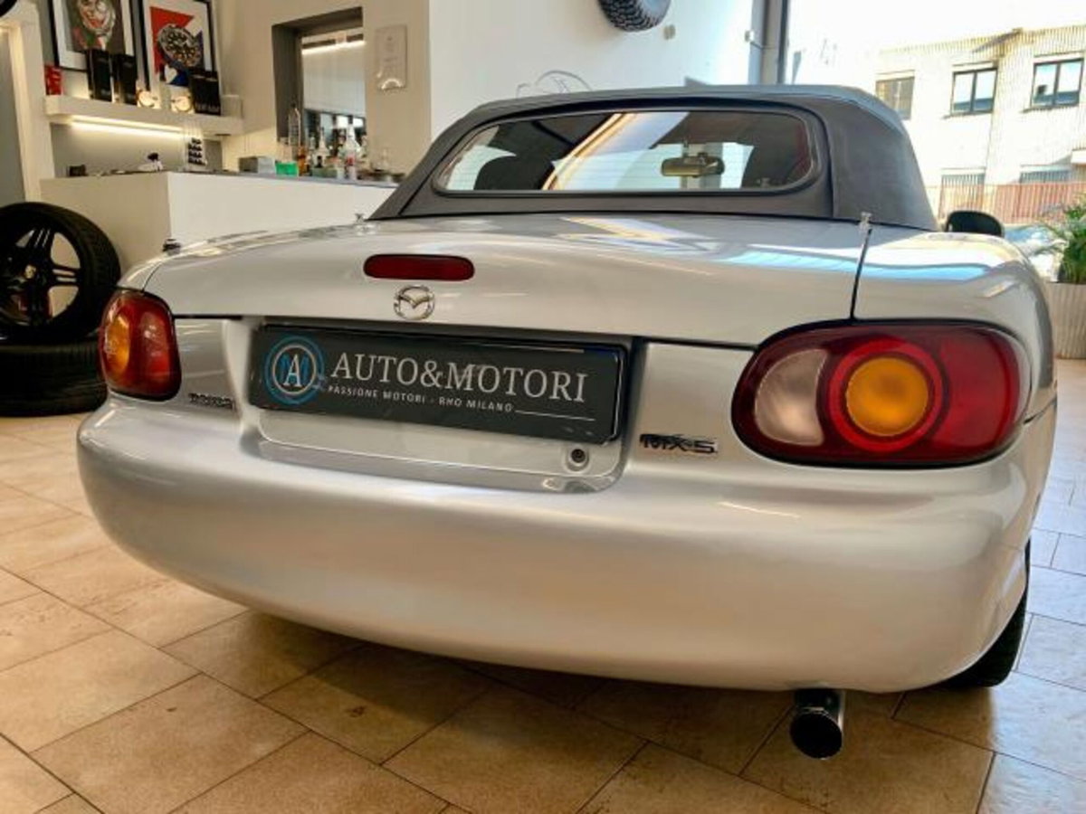 Mazda MX-5 1.6i 16V cat (15)
