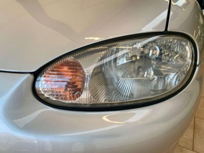 Mazda MX-5 1.6i 16V cat (19)