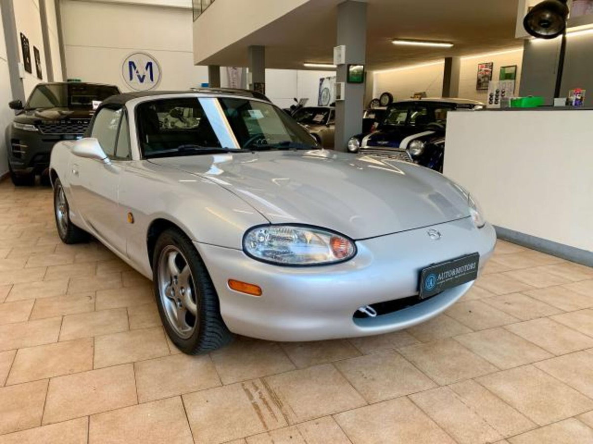 Mazda MX-5 1.6i 16V cat (4)
