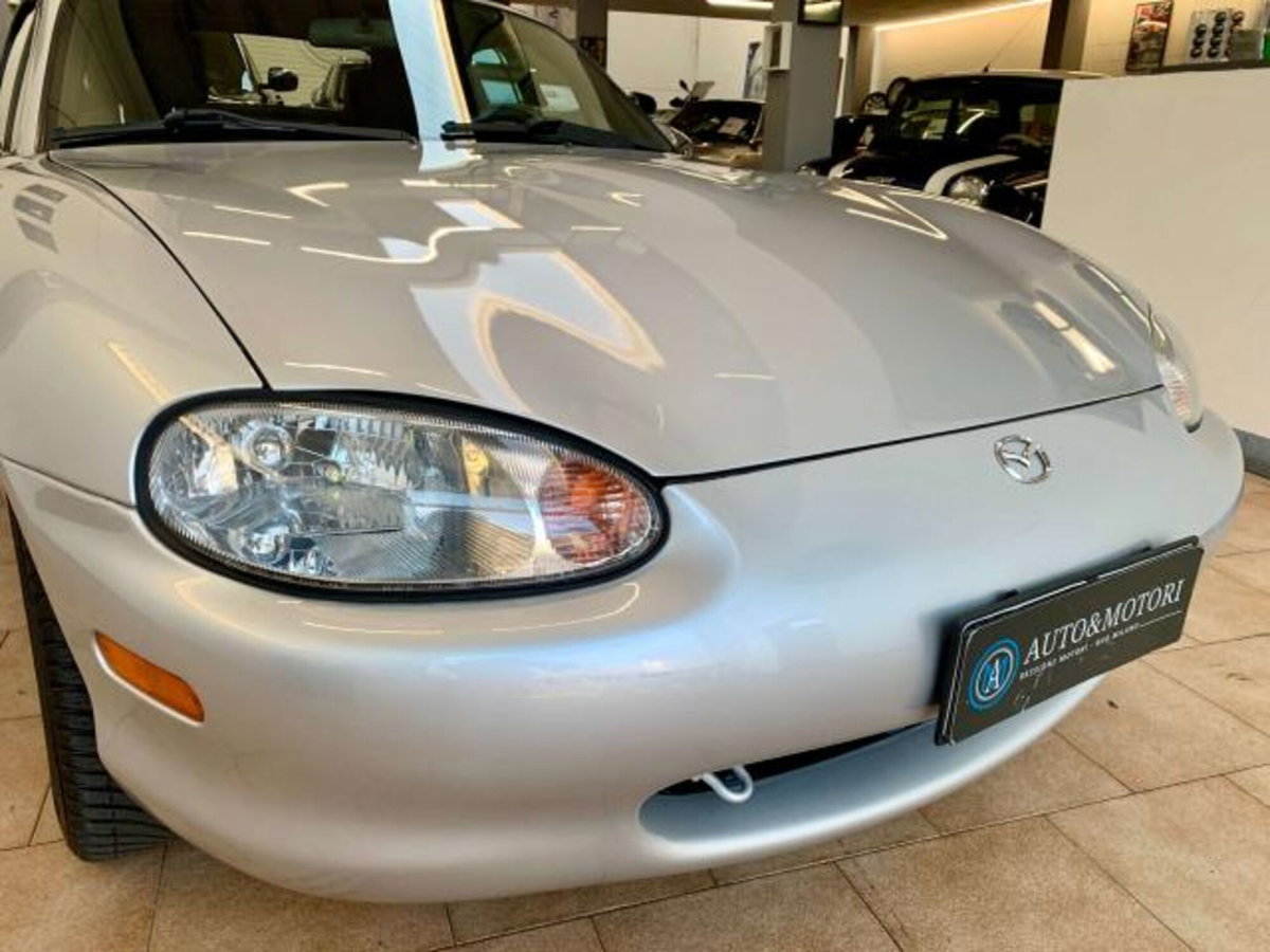 Mazda MX-5 1.6i 16V cat (6)