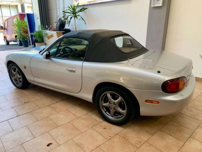 Mazda MX-5 1.6i 16V cat (7)