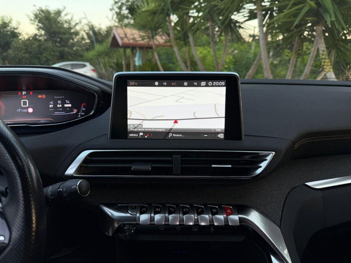 Peugeot 3008 BlueHDi 130 S&S EAT8 GT Line (16)