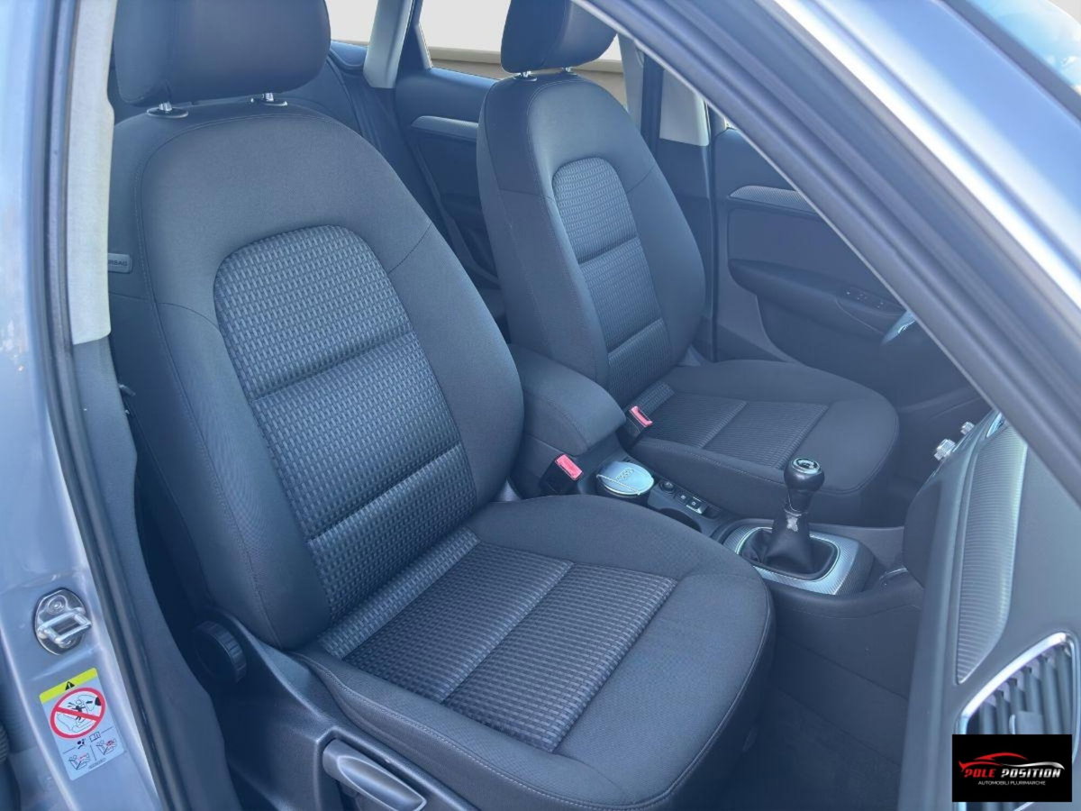 Audi Q3 2.0 TDI 120 CV Business (11)