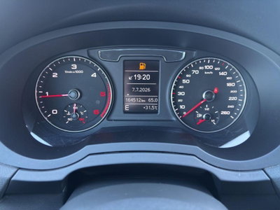 Audi Q3 2.0 TDI 120 CV Business (14)