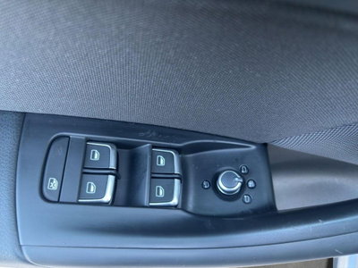 Audi Q3 2.0 TDI 120 CV Business (18)