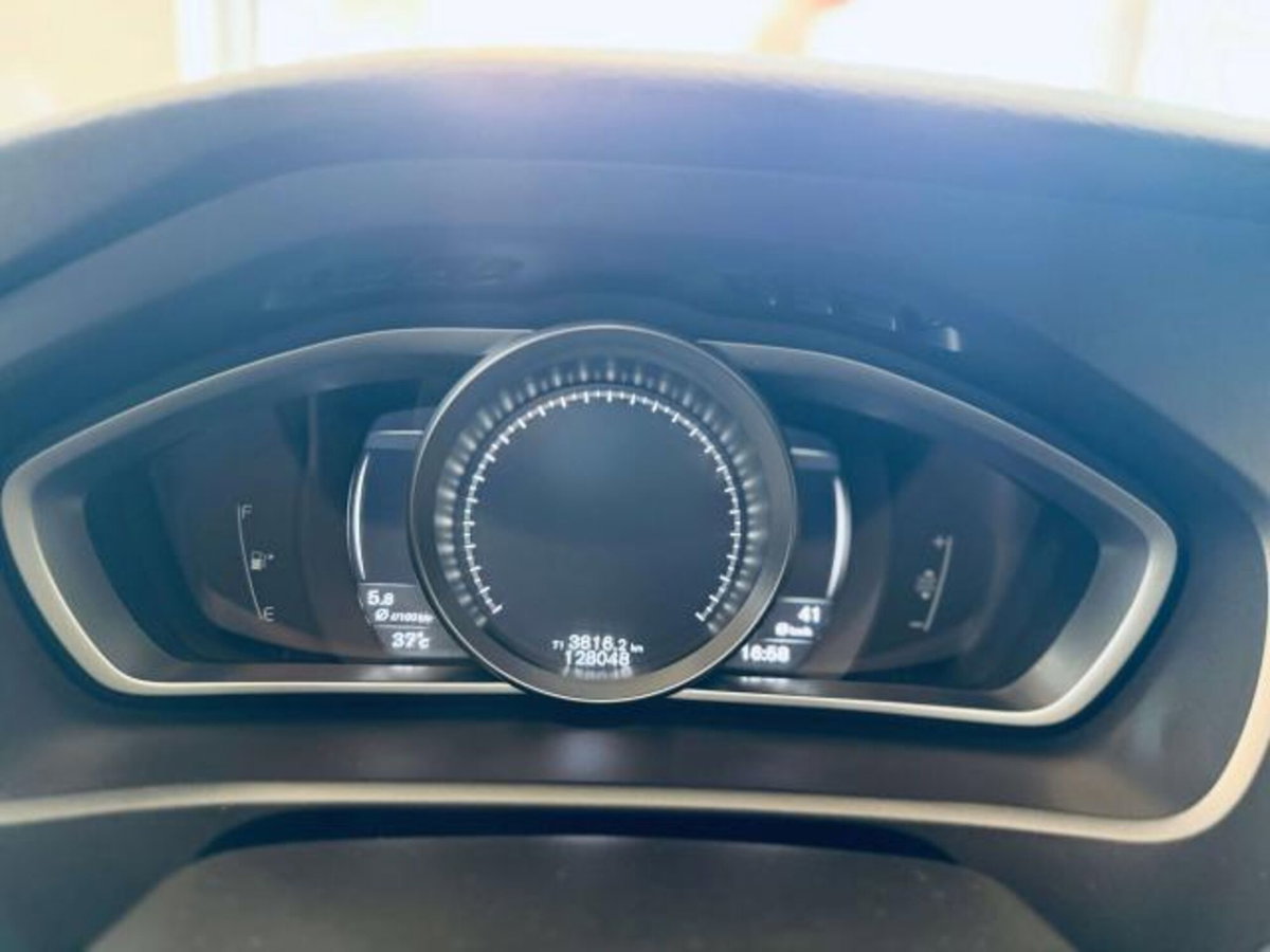Volvo V40 D2 Business Plus (10)
