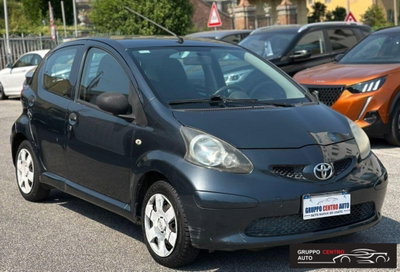 Toyota Aygo 1.0 12V VVT-i 5 porte Sol (2)