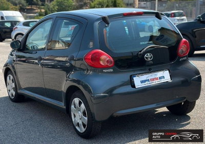 Toyota Aygo 1.0 12V VVT-i 5 porte Sol (4)