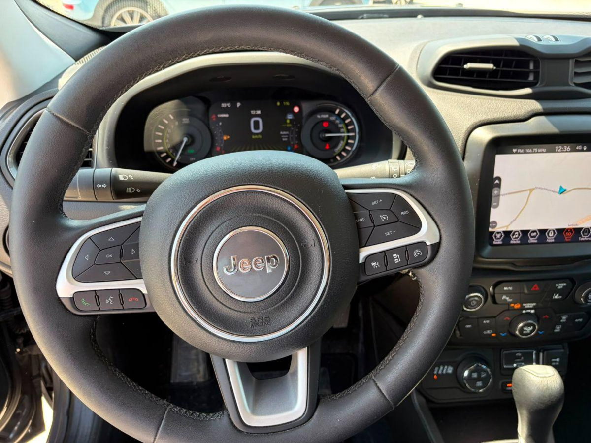 Jeep Renegade 1.3 T4 190CV PHEV 4xe AT6 Business Plus (11)