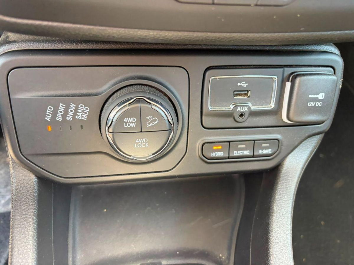 Jeep Renegade 1.3 T4 190CV PHEV 4xe AT6 Business Plus (16)