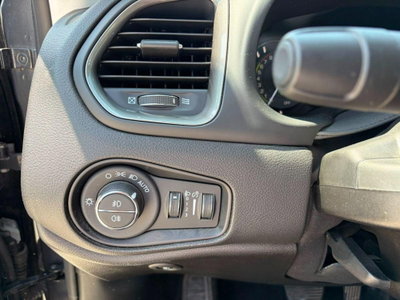 Jeep Renegade 1.3 T4 190CV PHEV 4xe AT6 Business Plus (17)