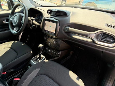 Jeep Renegade 1.3 T4 190CV PHEV 4xe AT6 Business Plus (8)