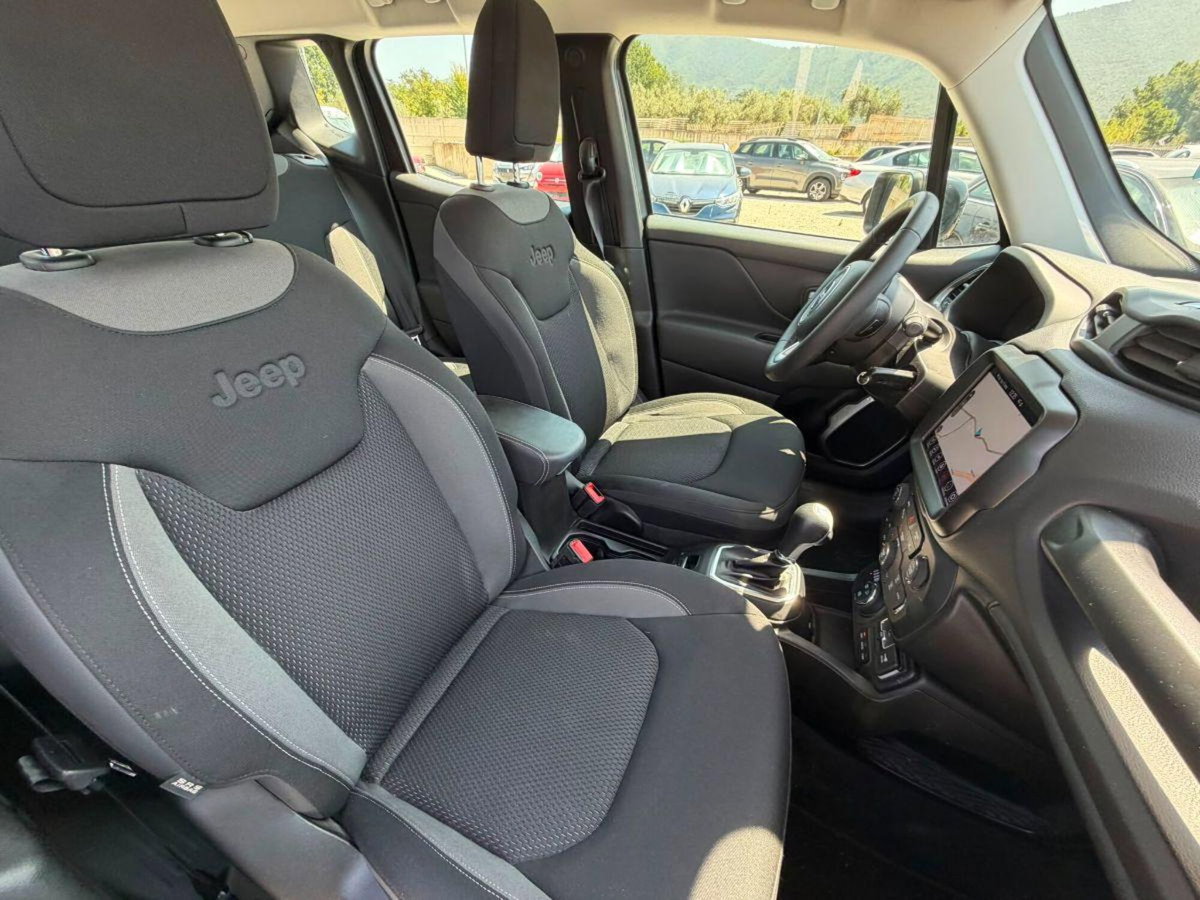 Jeep Renegade 1.3 T4 190CV PHEV 4xe AT6 Business Plus (9)