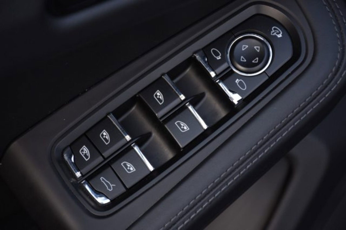 Porsche Macan 2.0 T 265cv pdk (18)