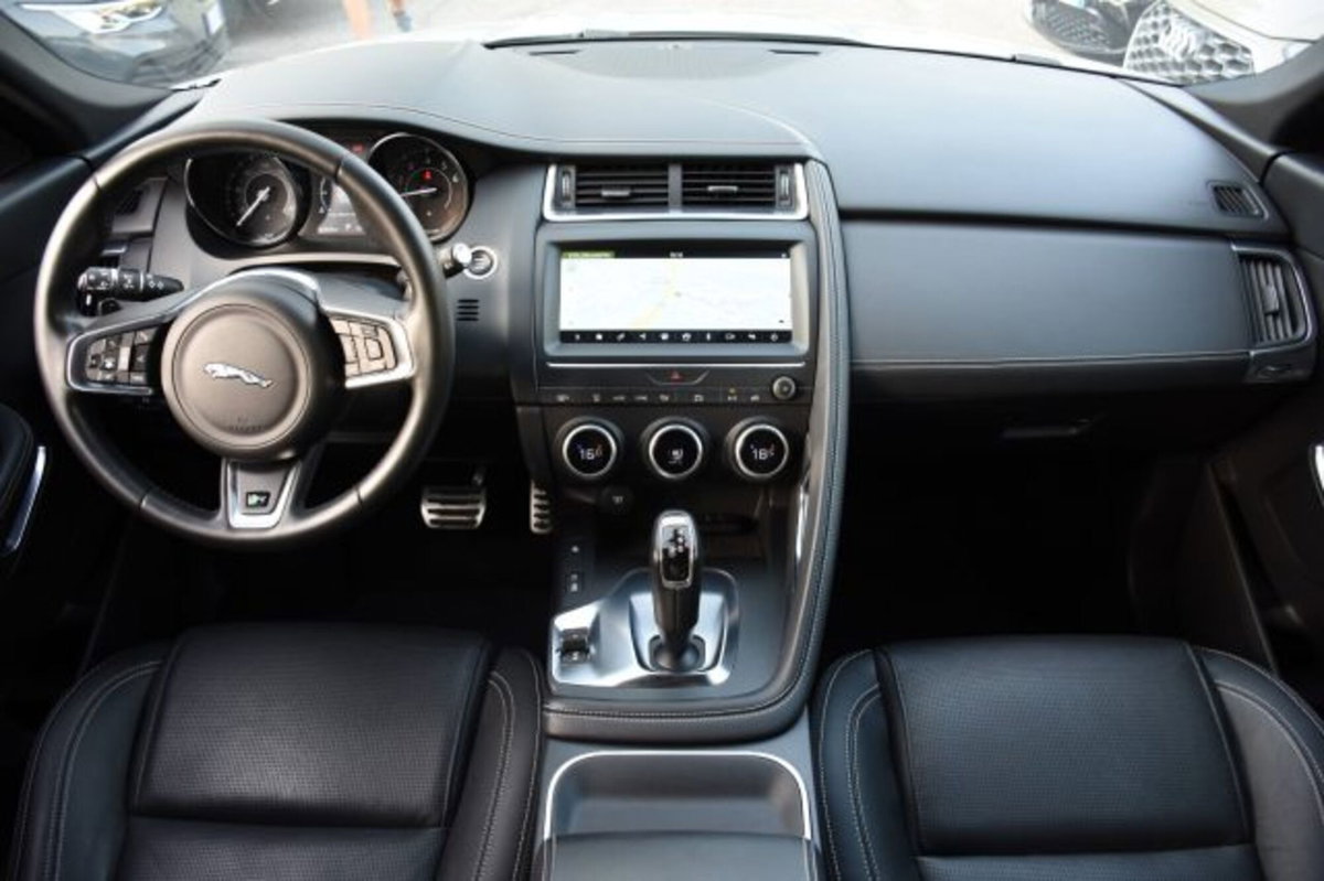 Jaguar E-Pace 2.0 249 CV AWD aut. R-Dynamic (8)