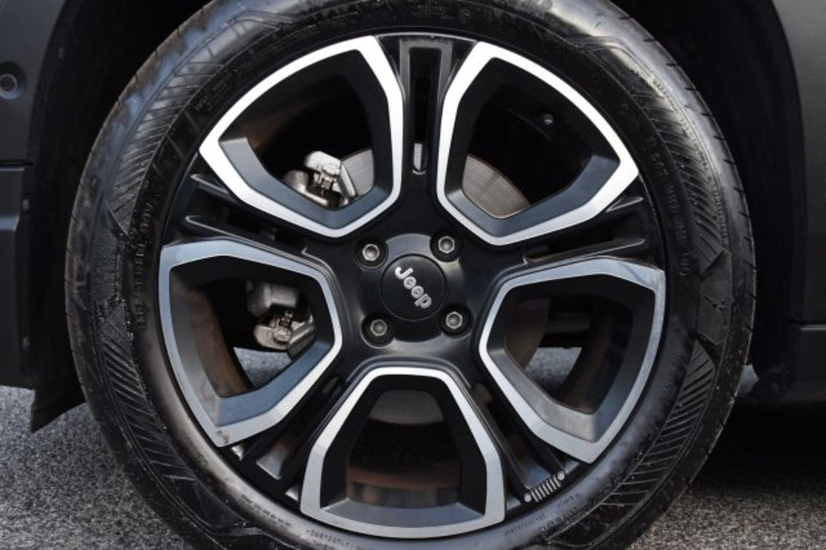 Jeep Avenger 1.2 turbo Summit fwd 100cv (15)