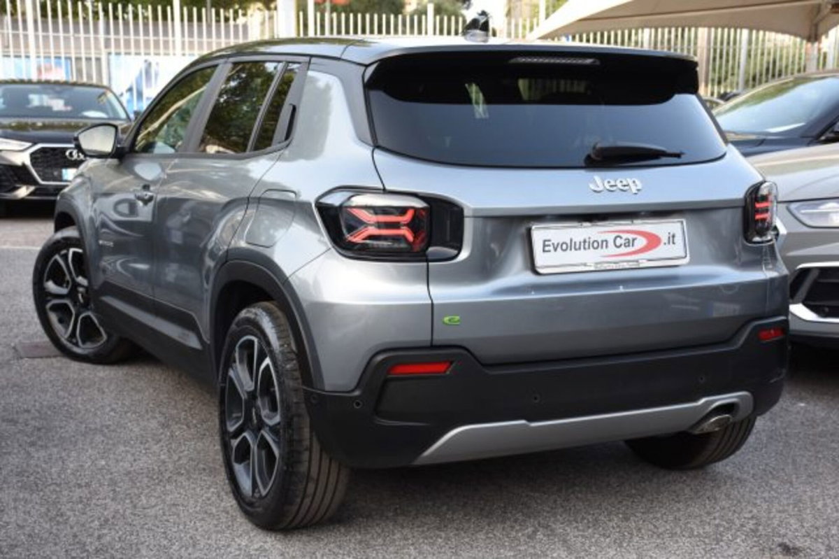 Jeep Avenger 1.2 turbo Summit fwd 100cv (4)