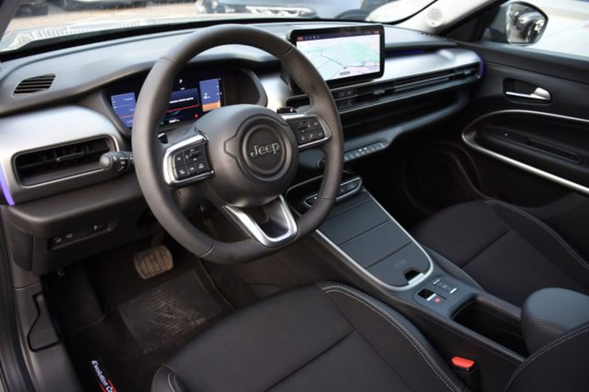 Jeep Avenger 1.2 turbo Summit fwd 100cv (5)