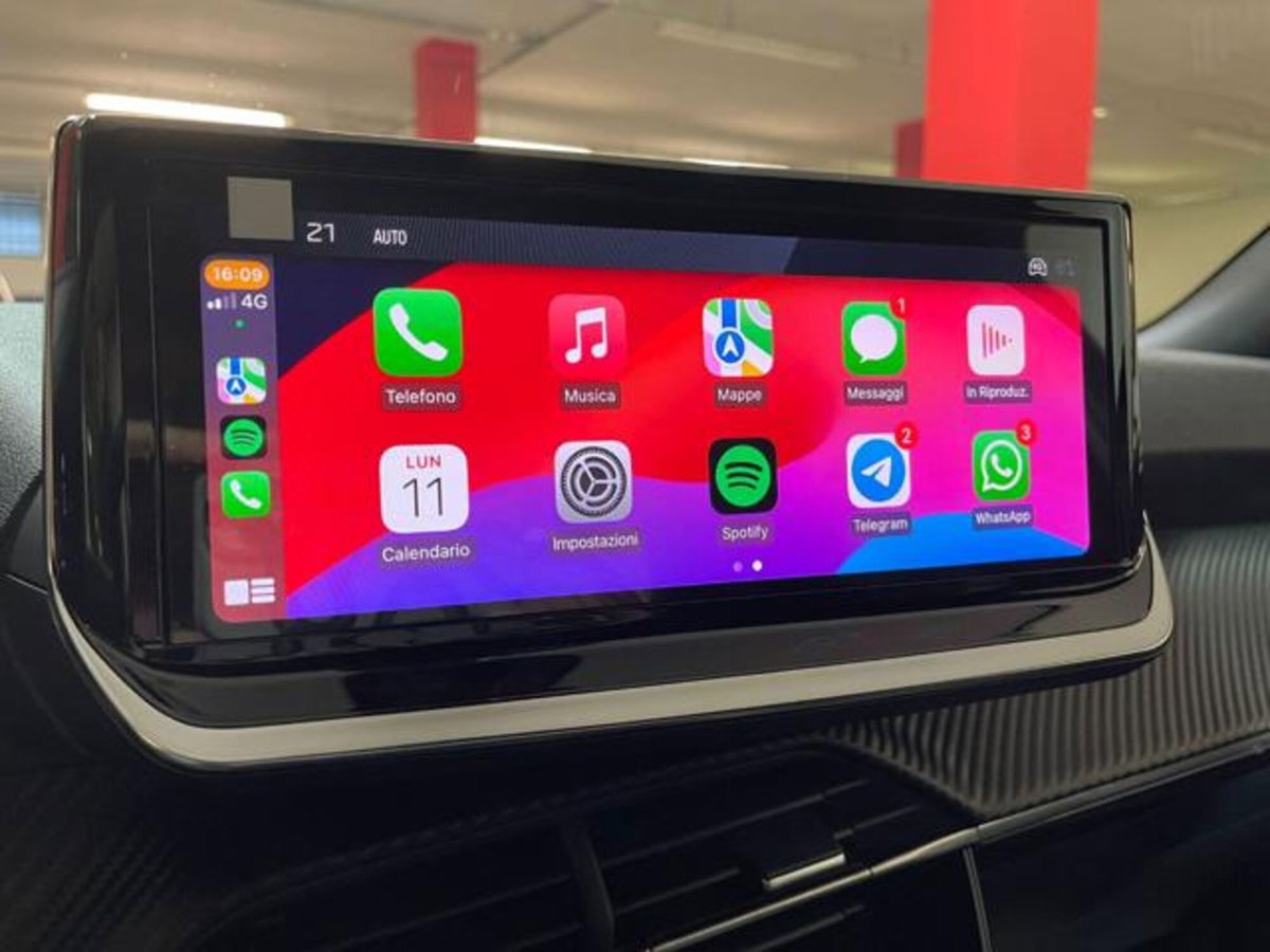 Peugeot 2008 PureTech 100 S&S Allure (12)