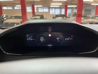 Peugeot 2008 PureTech 100 S&S Allure (9)