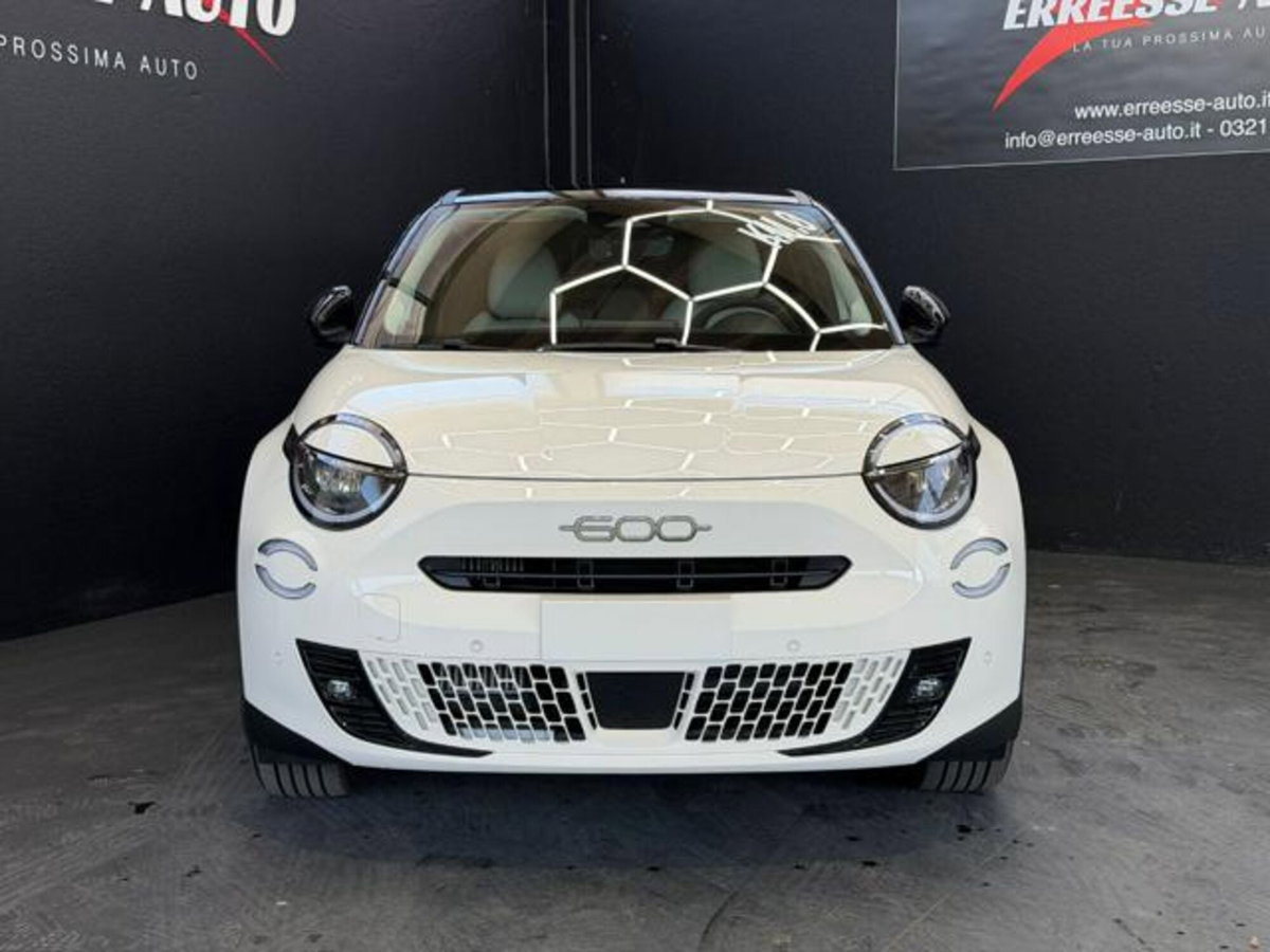 Fiat 600 1.2 hybrid La Prima 145cv auto (2)