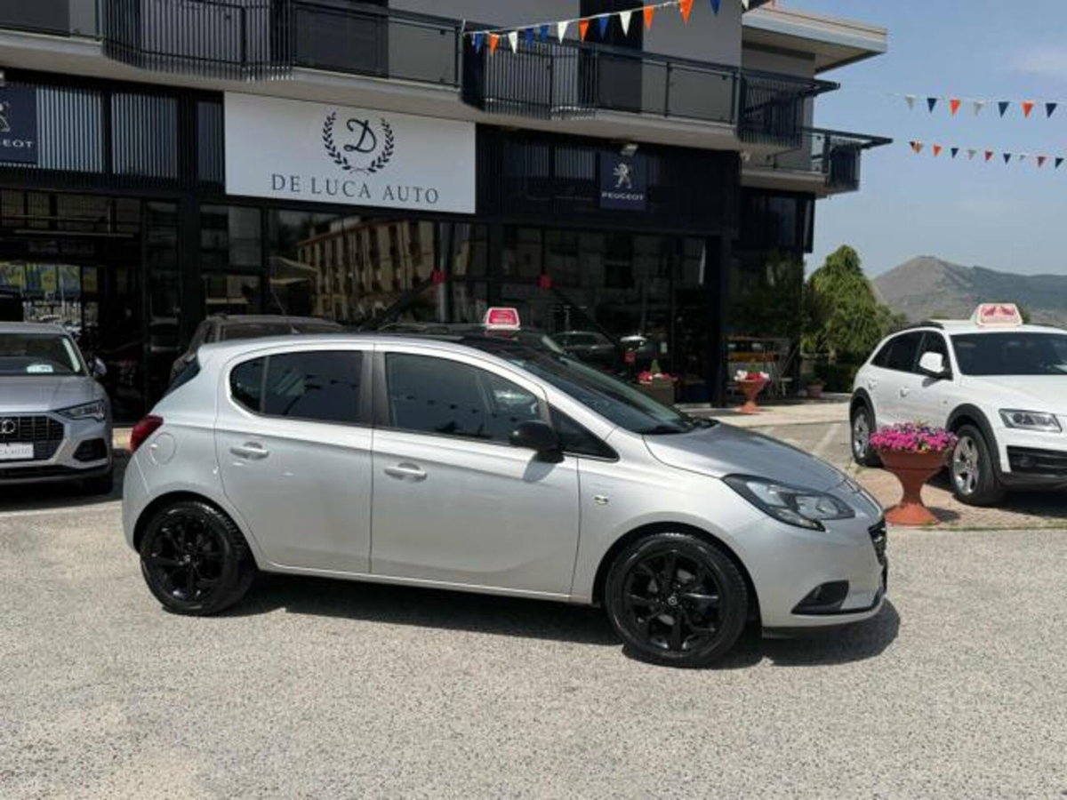 Opel Corsa 1.2 5 porte Innovation (9)