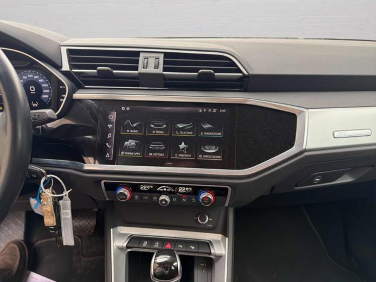 Audi Q3 35 TDI quattro S tronic Business (12)