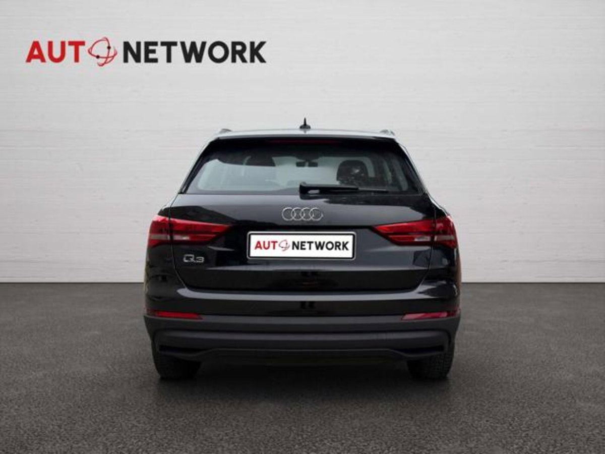 Audi Q3 35 TDI quattro S tronic Business (6)