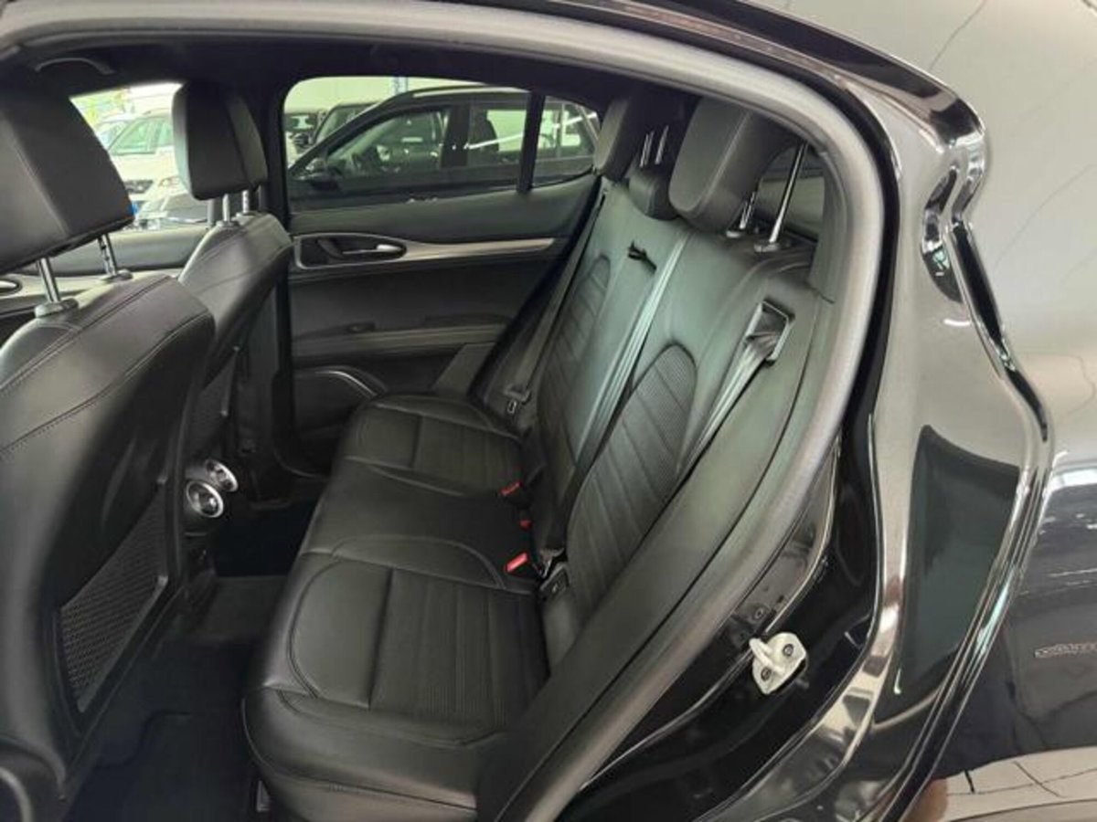Alfa Romeo Stelvio Stelvio 2.2 Turbodiesel 190 CV AT8 Q4 Sprint (11)