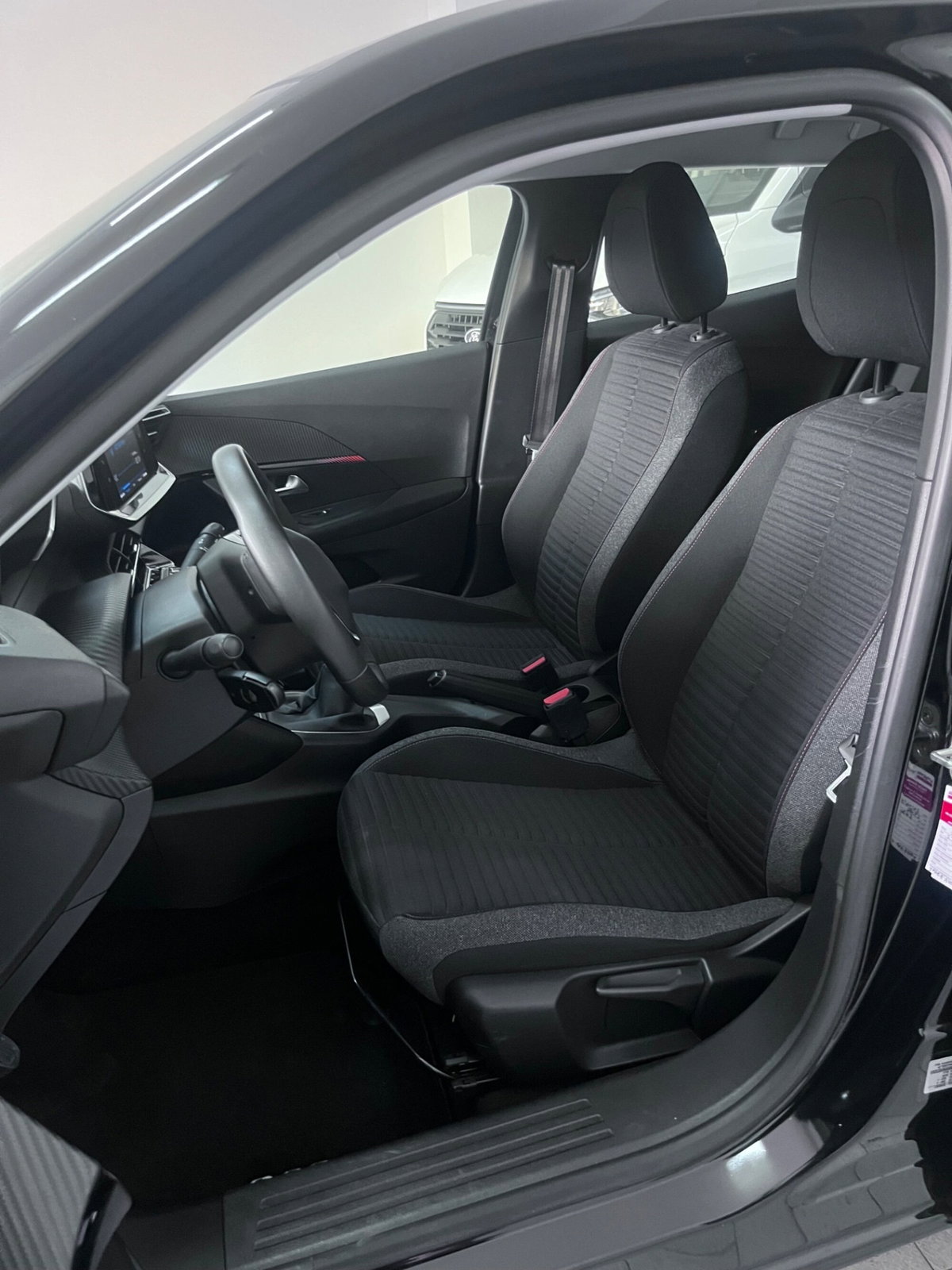 Peugeot 2008 PureTech 100 S&S Active (6)