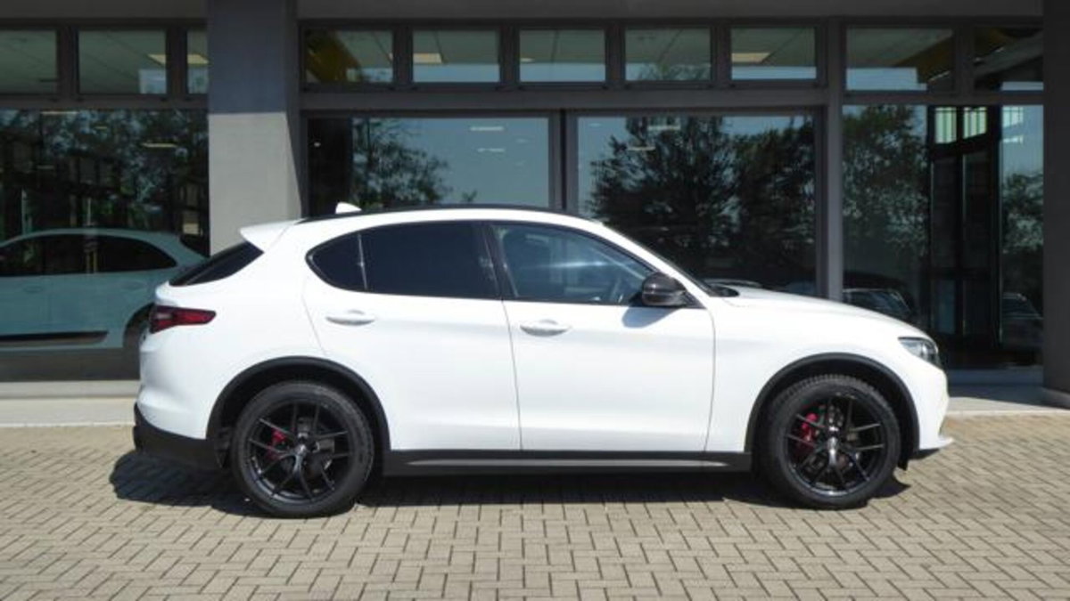 Alfa Romeo Stelvio Stelvio 2.2 Turbodiesel 190 CV AT8 Q4 B-Tech (4)
