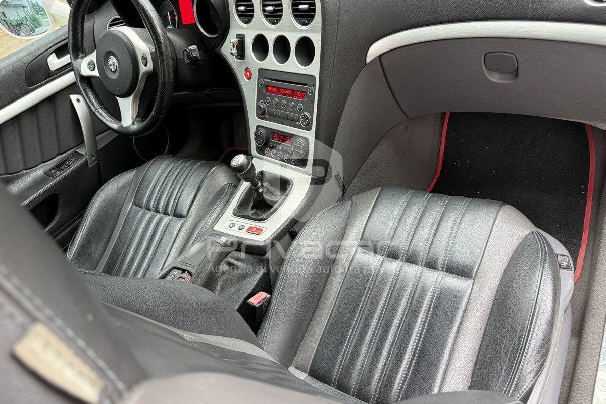 Alfa Romeo Spider 2.4 JTDm (11)