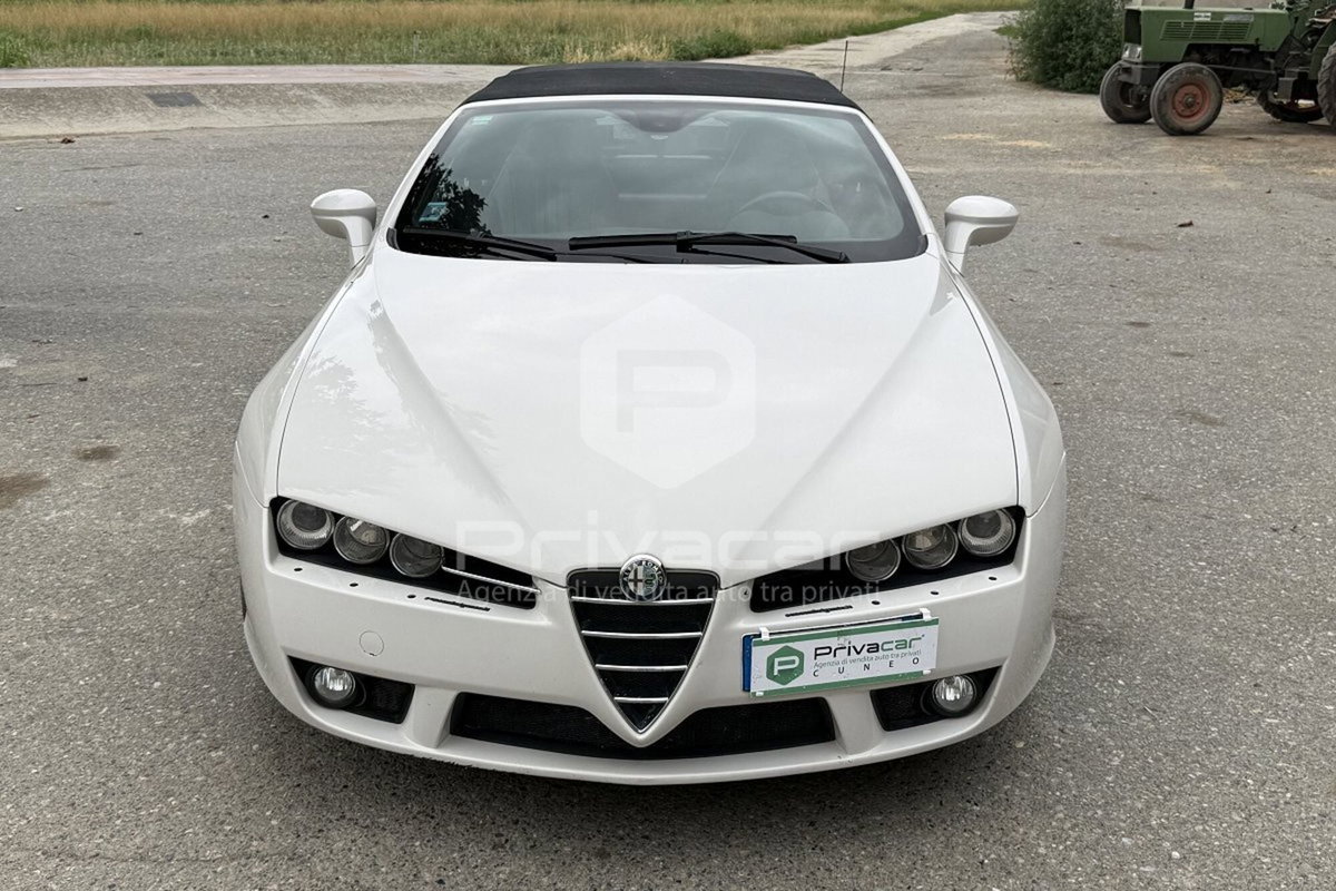 Alfa Romeo Spider 2.4 JTDm (2)