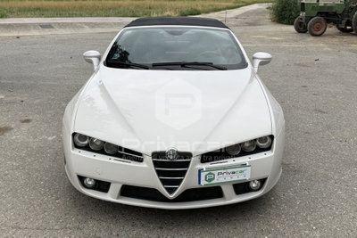Alfa Romeo Spider 2.4 JTDm (2)