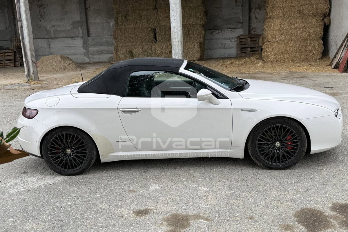 Alfa Romeo Spider 2.4 JTDm (4)