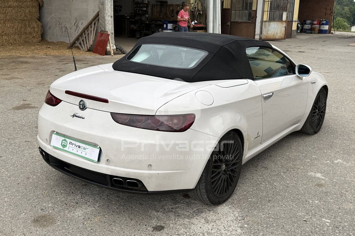 Alfa Romeo Spider 2.4 JTDm (5)