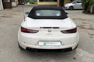 Alfa Romeo Spider 2.4 JTDm (6)