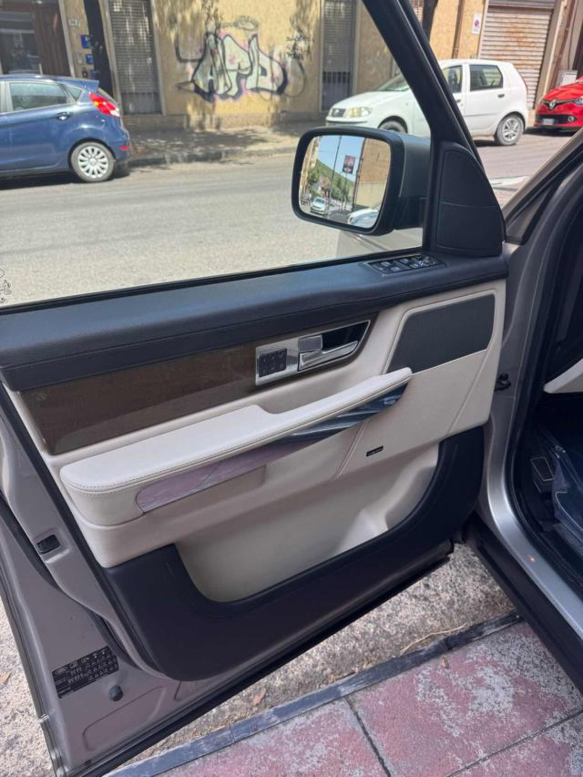 Land Rover Range Rover Sport 3.0 SDV6 HSE (5)
