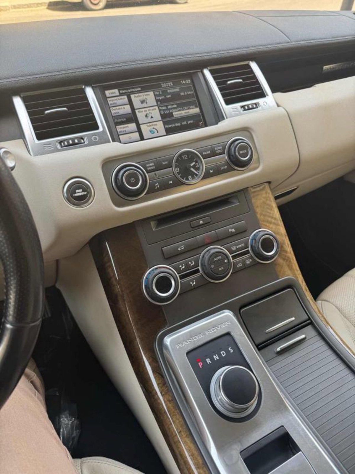 Land Rover Range Rover Sport 3.0 SDV6 HSE (6)