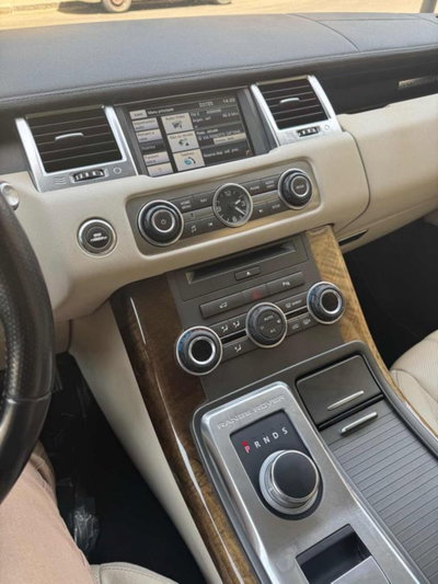 Land Rover Range Rover Sport 3.0 SDV6 HSE (6)