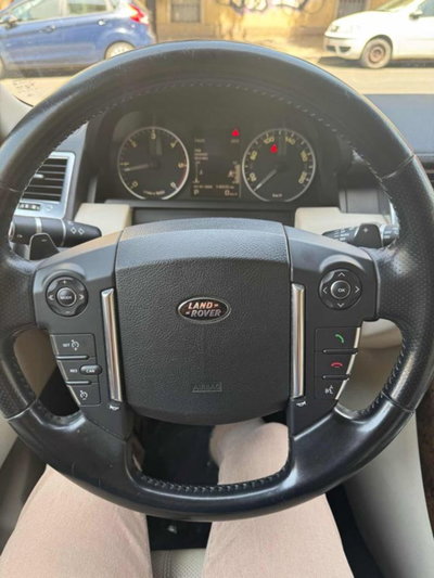 Land Rover Range Rover Sport 3.0 SDV6 HSE (7)
