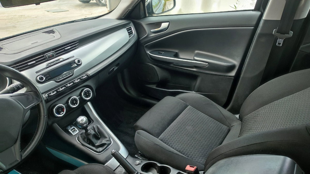 Alfa Romeo Giulietta 1.6 JTDm-2 Progression c/CL (10)