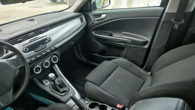 Alfa Romeo Giulietta 1.6 JTDm-2 Progression c/CL (10)
