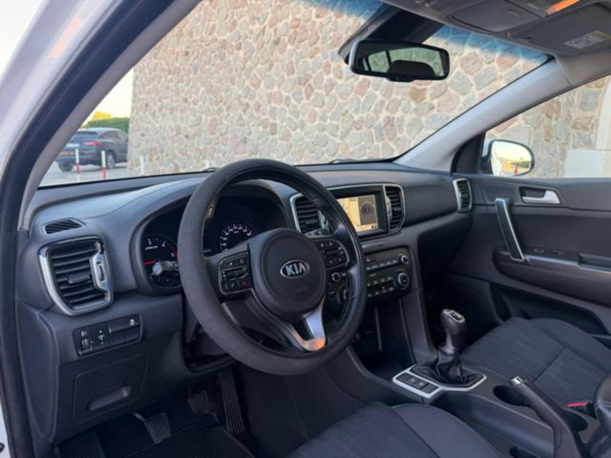 Kia Sportage 1.7 CRDI 2WD Active (9)