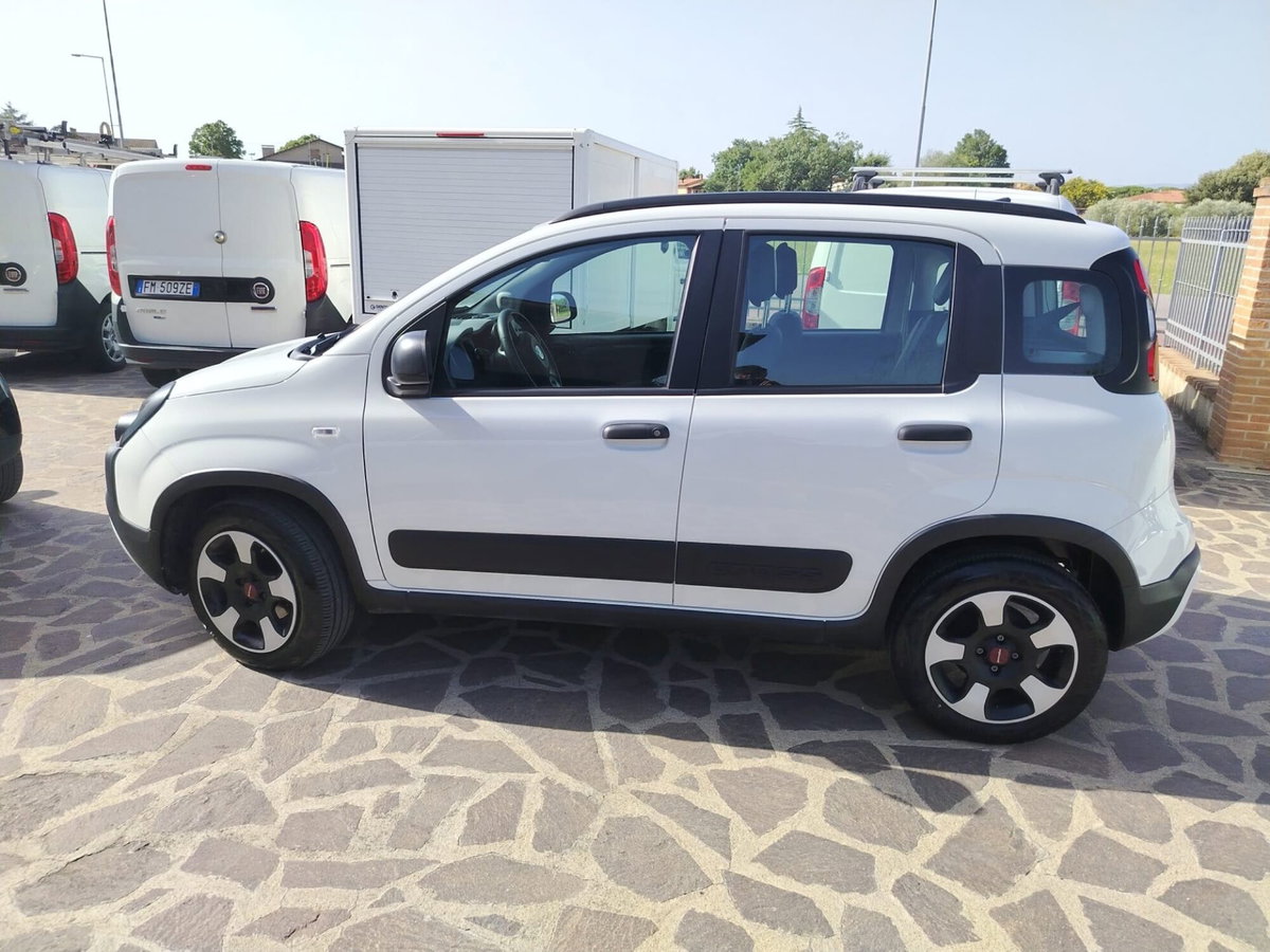Fiat Panda 1.0 FireFly S&S Hybrid City Cross (2)