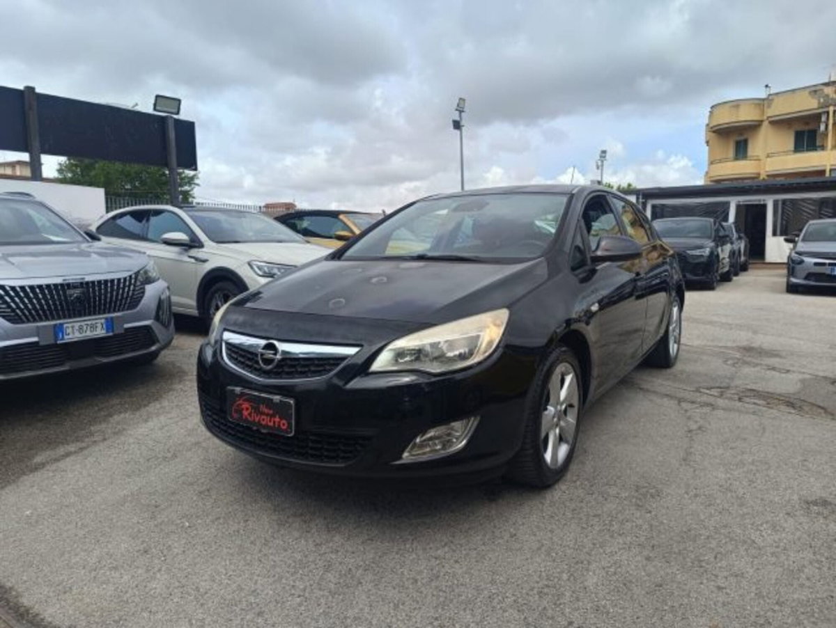 Opel Astra 1.4 100CV 5 porte Elective (4)