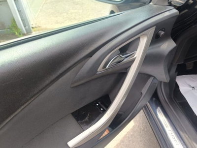 Opel Astra 1.4 100CV 5 porte Elective (9)
