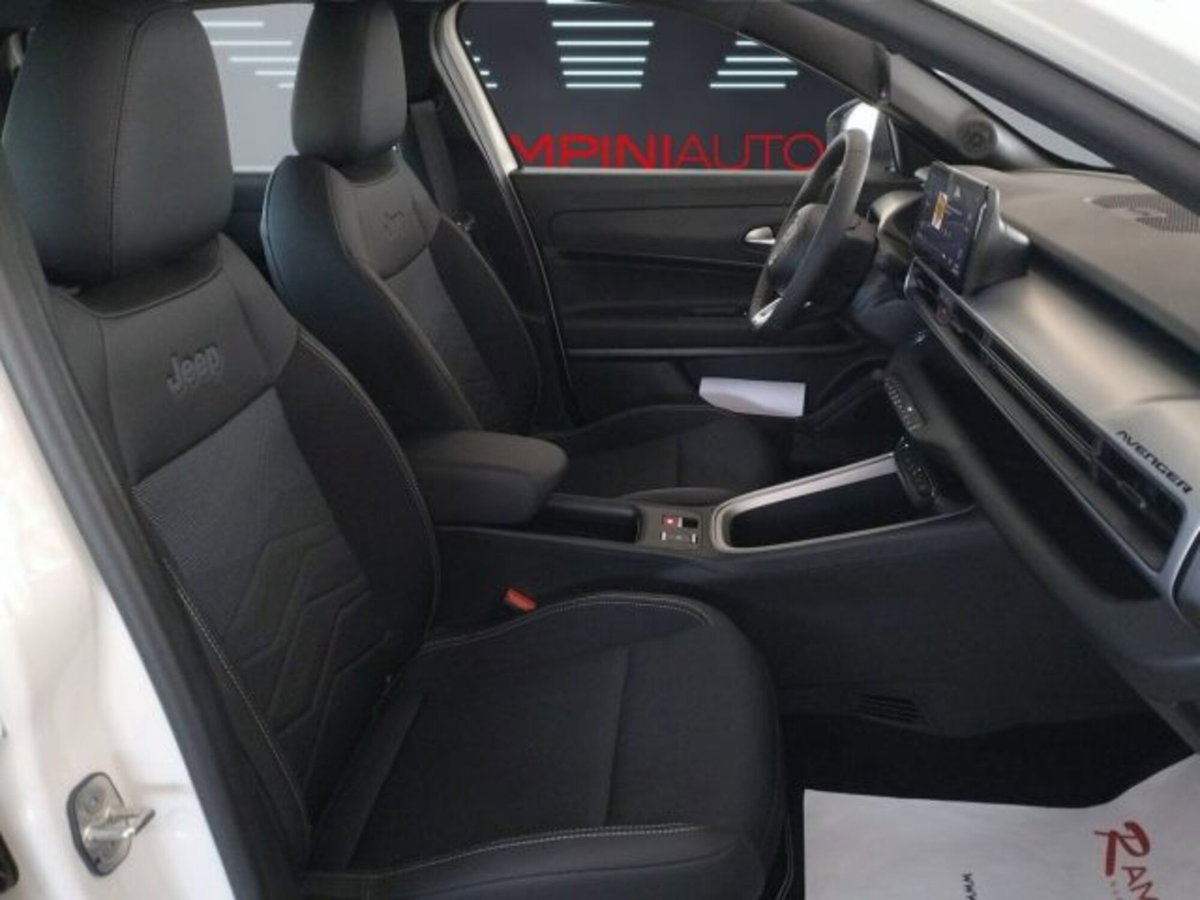 Jeep Avenger 1.2 turbo e-hybrid mhev Altitude fwd 110cv edct6 (18)